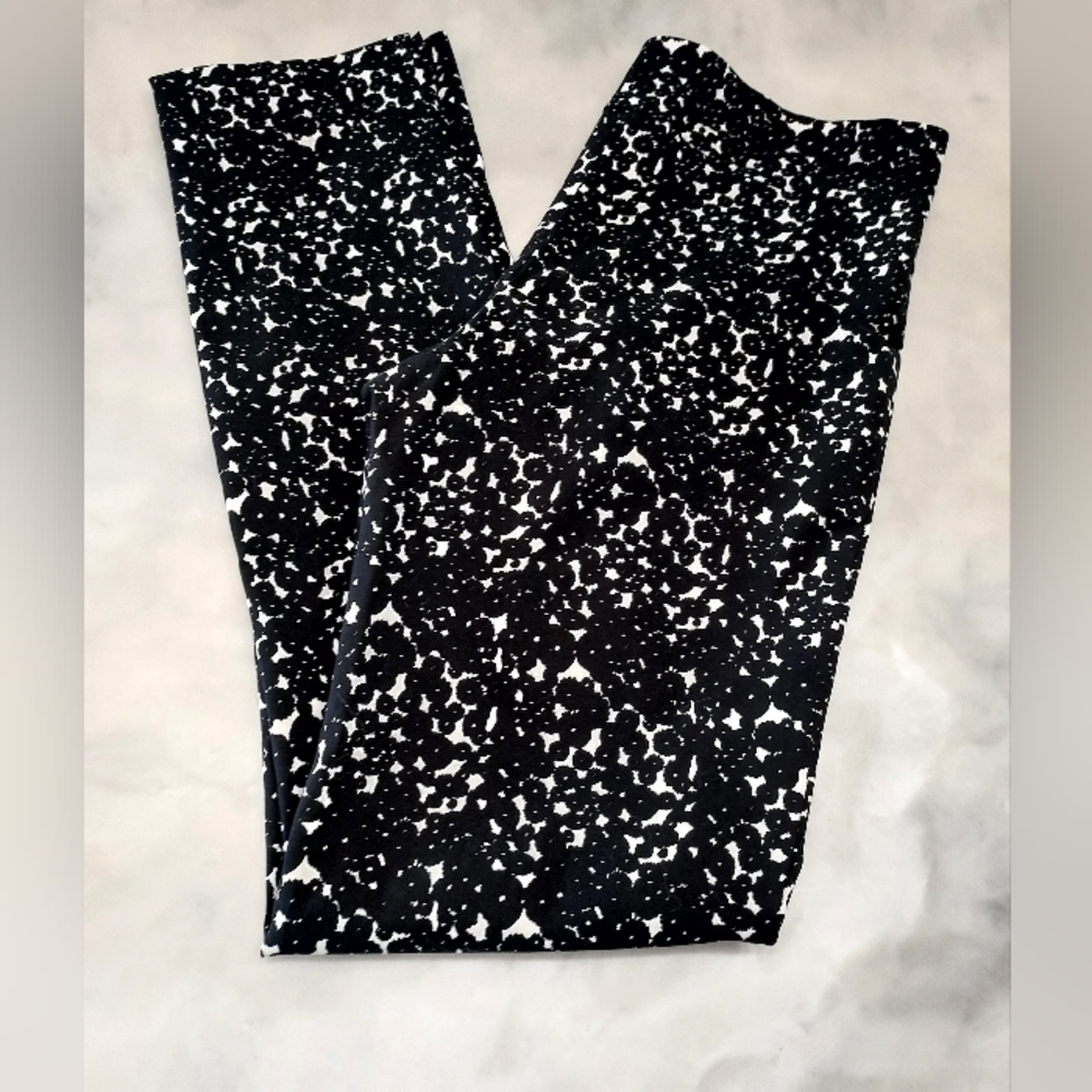 Erica Taylor Black/Cream pull on Pants. Size M